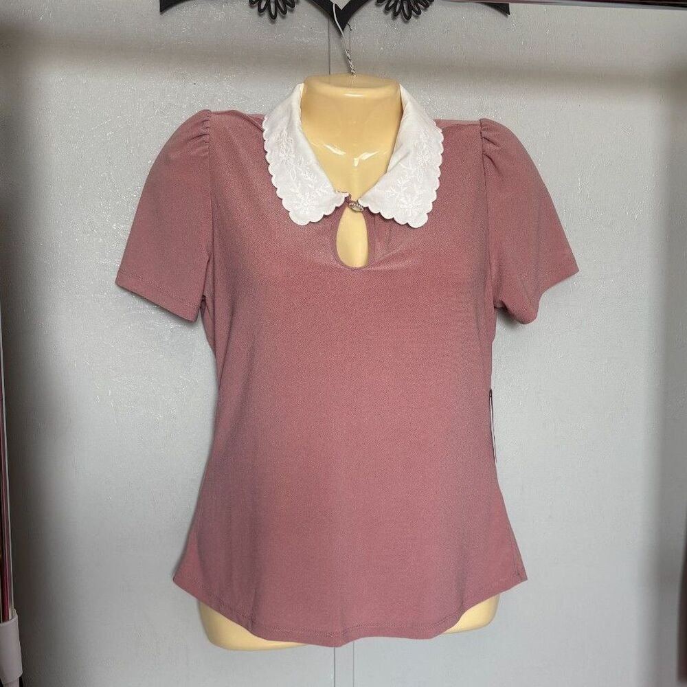 flower & feather NWT Size Medium blouse top collared boho